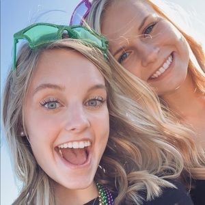 Meet your Posher, Chloe